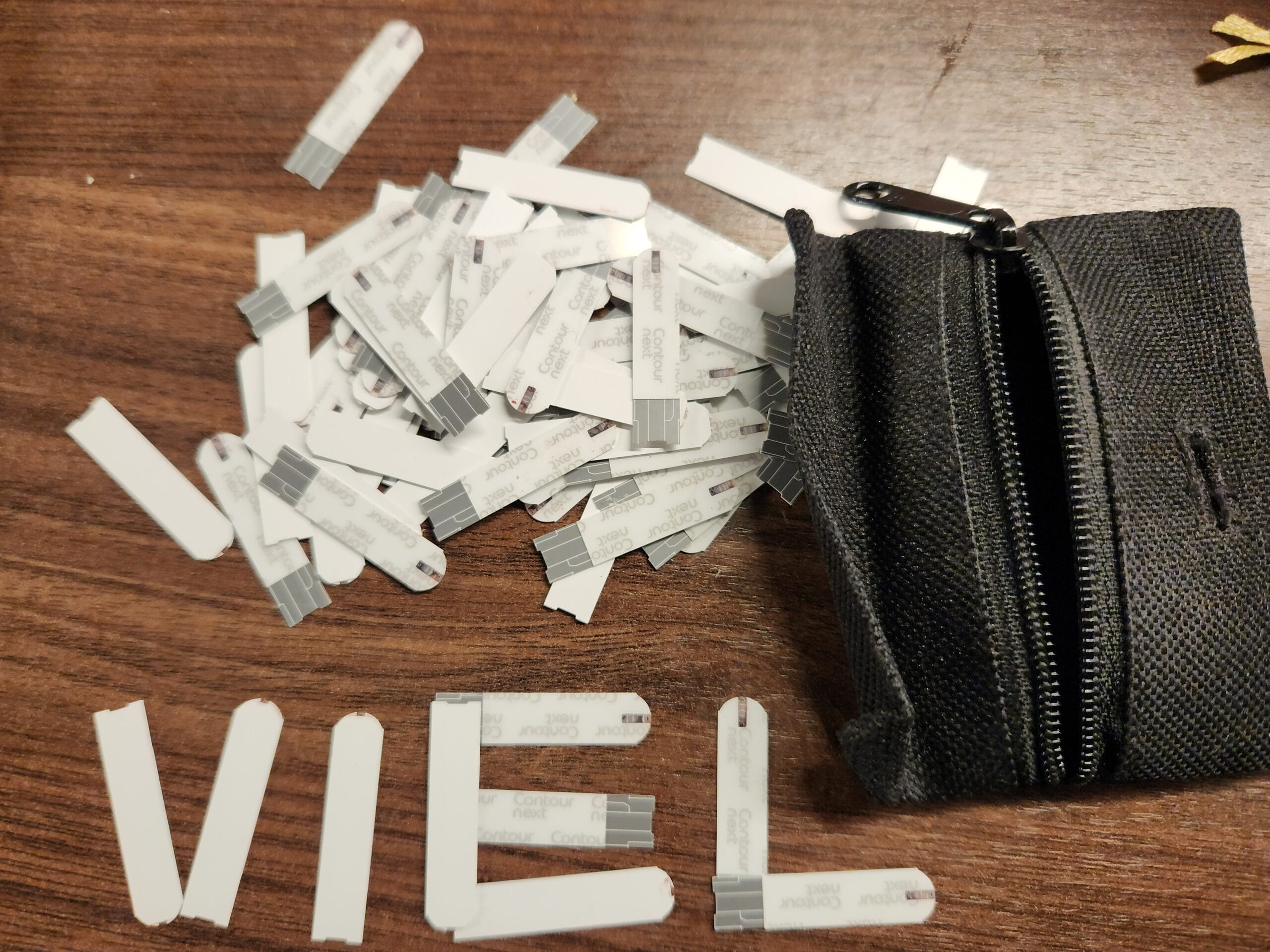 benutzte BZ-Teststreifen , damit auch das Wort "viel" gelegt